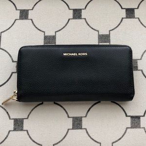 FLASH SALE Michael Kors Wallet